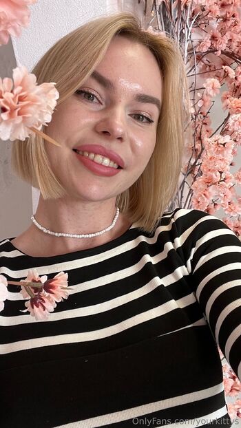 KateKissSHY GIRL / yourkittys nude photo #1