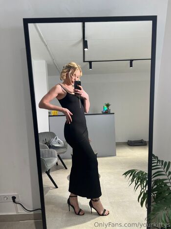 KateKissSHY GIRL / yourkittys nude photo #2