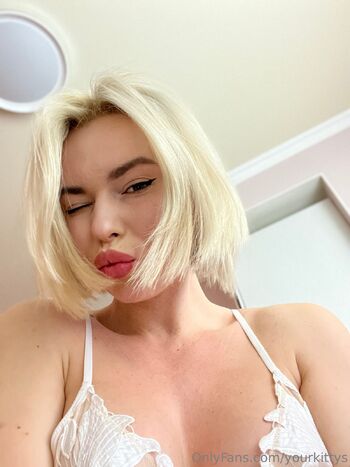 KateKissSHY GIRL / yourkittys nude photo #3