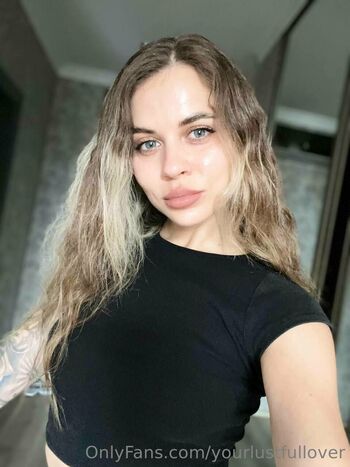 OnlyFans / yourlustfullover nude photo #25