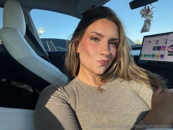 Ava Dank / yourmotherisworried / avadank / avadank69 / basedmommy nude photo #4