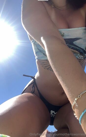 Ava Dank / yourmotherisworried / avadank / avadank69 / basedmommy nude photo #39