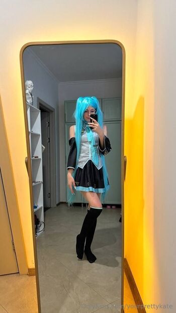 Kat / yourprettykate / yourprettykate_ nude photo #10