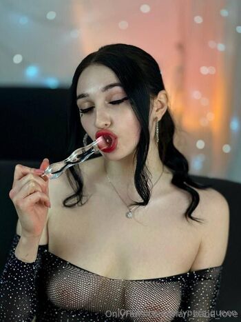 𝕼𝖚𝖊𝖊𝖓 𝕭𝖔𝖔𝖇𝖘 / yours_queen nude photo #37