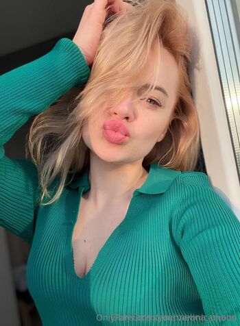 Veronica Moonlight / yourveronicamoon nude photo #18