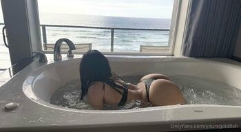 YourXGoldfis / yourxgoldfish nude photo #17
