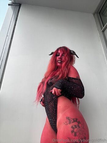 YourXGoldfis / yourxgoldfish nude photo #19