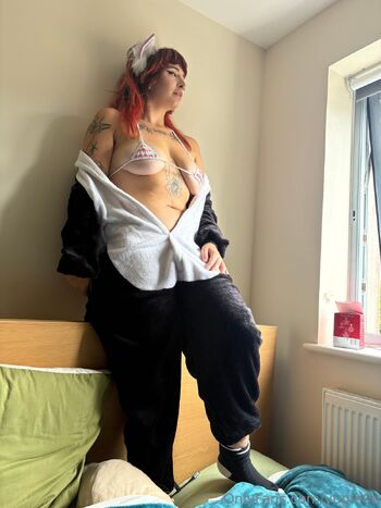 YUGIH0 / yugih0e nude photo #8