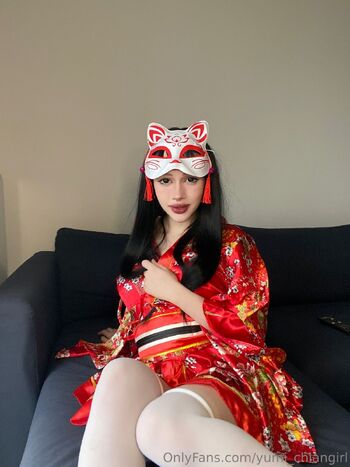 Yumi Tyan / yumi_chiangirl nude photo #2