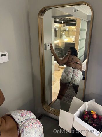 CarveishaK / zazii_k nude photo #10