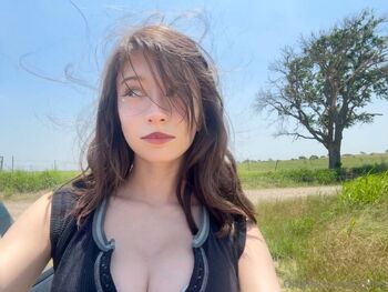 alyssa / zipos nude photo #1