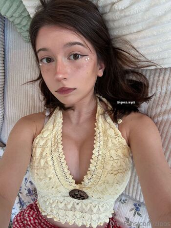 alyssa / zipos nude photo #35