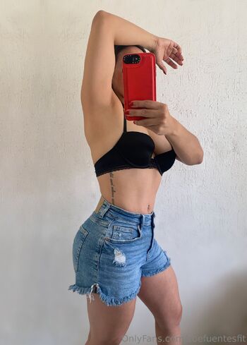 Zoe Fuente / zoefuentesfit nude photo #13