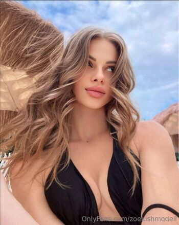 Zoe / zoelushmodell nude photo #2