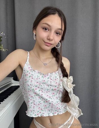 Zoe / zoeprincesss nude photo #15