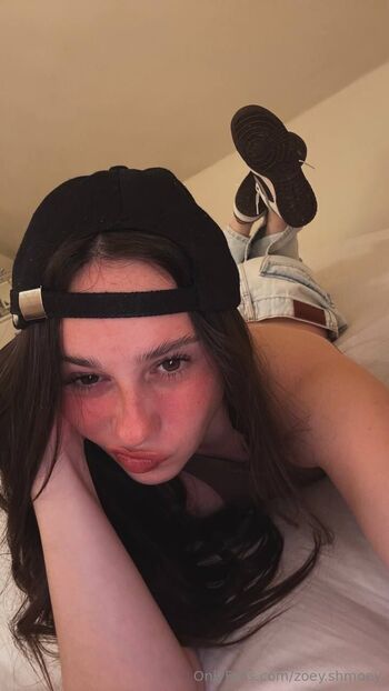 Zoe / zoey.shmoey nude photo #5