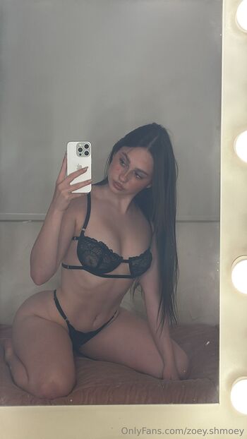 Zoe / zoey.shmoey nude photo #6