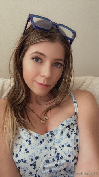 Zoey Brooks (Ur hot gf) / zoeybrooks18 nude photo #24