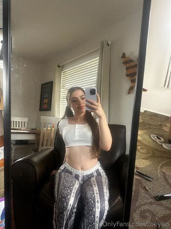 zoey / zoeyiso nude photo #25