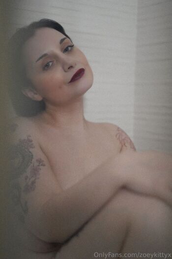 Zoe / zoeykittyx nude photo #36