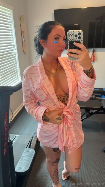 Zoey Lov / zoeylovefree nude photo #14