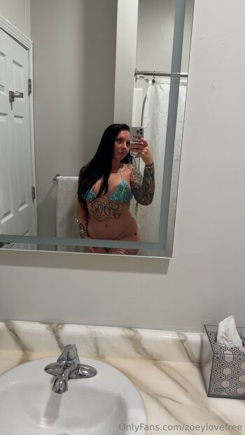 Zoey Lov / zoeylovefree nude photo #19