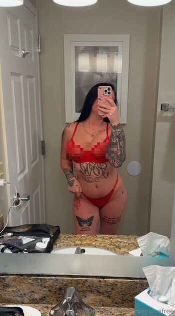 Zoey Lov / zoeylovefree nude photo #30