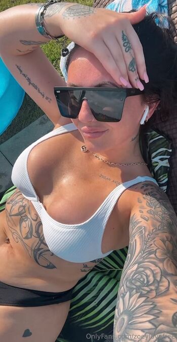 Zoey Lov / zoeylovefree nude photo #35