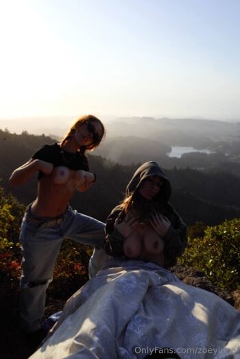 Zoey Lun / zoeyluna nude photo #11