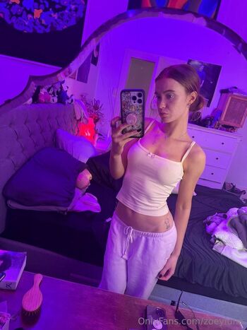 Zoey Lun / zoeyluna nude photo #13