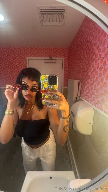 Zoey Sinn Fre / zoeysinnfree nude photo #11