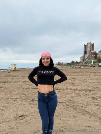 Zo / zoeywantstotry nude photo #1