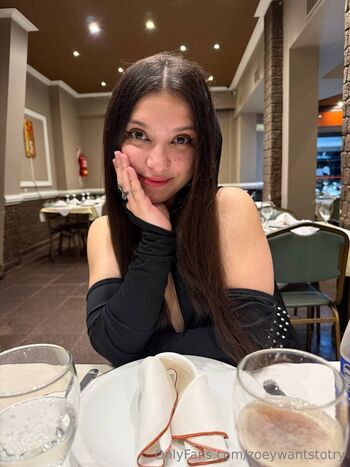 Zo / zoeywantstotry nude photo #4