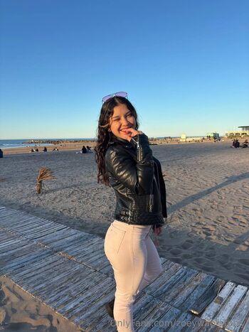 Zo / zoeywantstotry nude photo #12