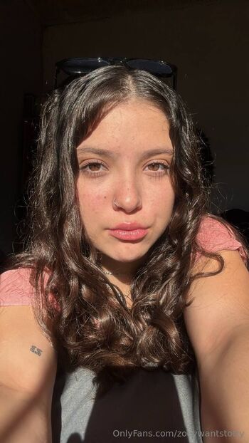 Zo / zoeywantstotry nude photo #19
