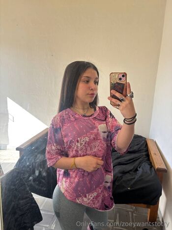 Zo / zoeywantstotry nude photo #21