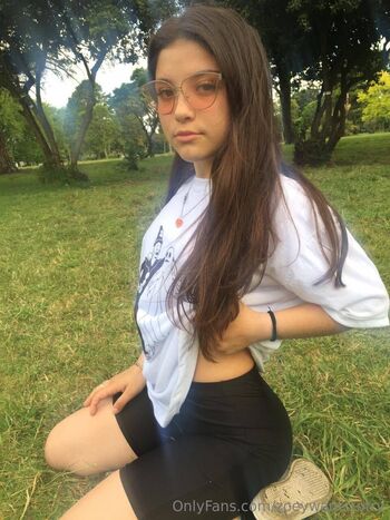 Zo / zoeywantstotry nude photo #30