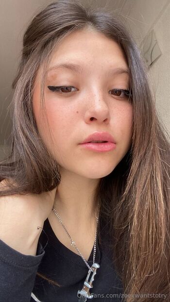 Zo / zoeywantstotry nude photo #31