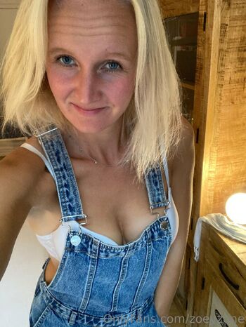 zoe / zoeyzone nude photo #12