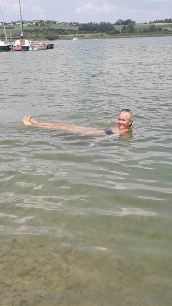 zoe / zoeyzone nude photo #14