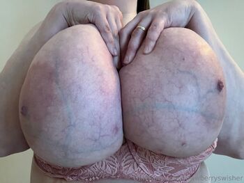 Strawberryswishe / ztrawberryswisher nude photo #27