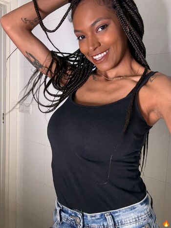 Zuri Hil / zurihill nude photo #4